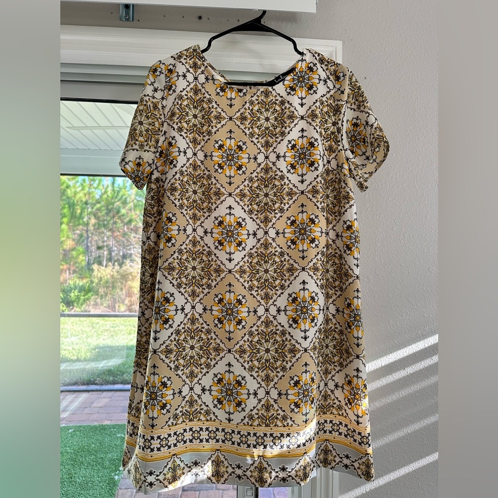 Lulu’s Mini Yellow Printed Dress Size Large